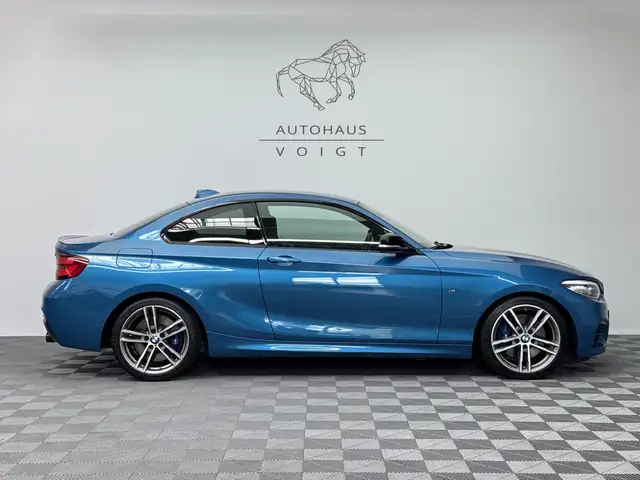 BMW 2 Series view 4