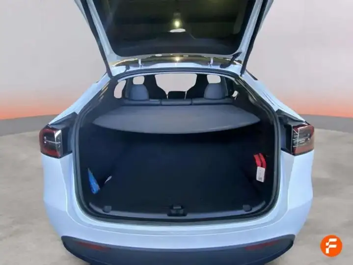 Tesla Model Y 2024, foto 12
