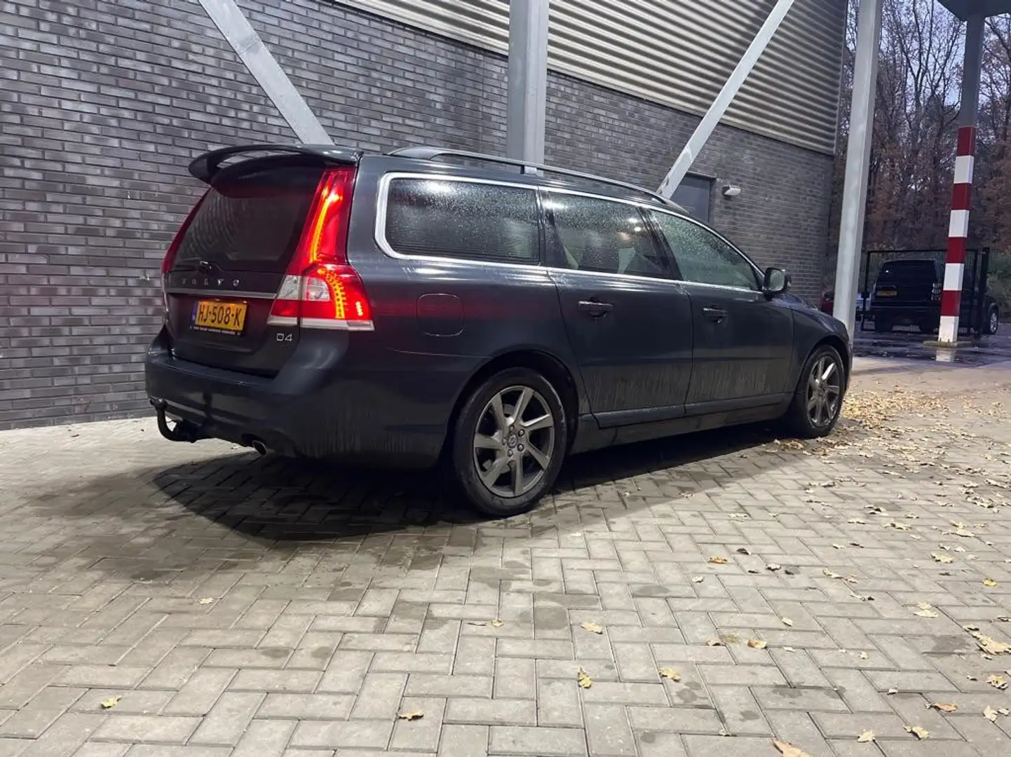 Volvo V70 D4 Inscription Edition | Automaat | Trekhaak | Sch Grau - 2