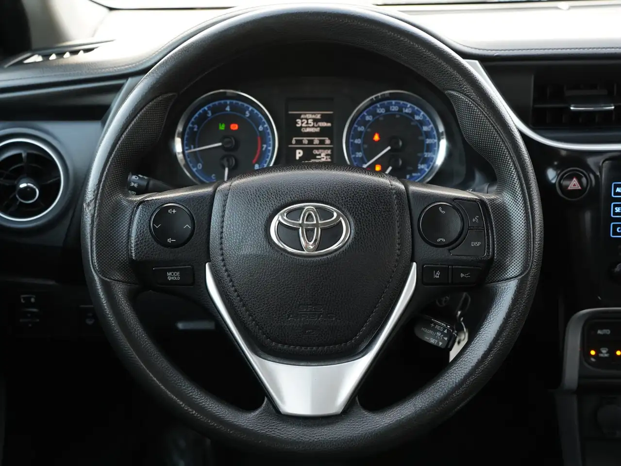 Toyota Corolla снимка Toyota Corolla