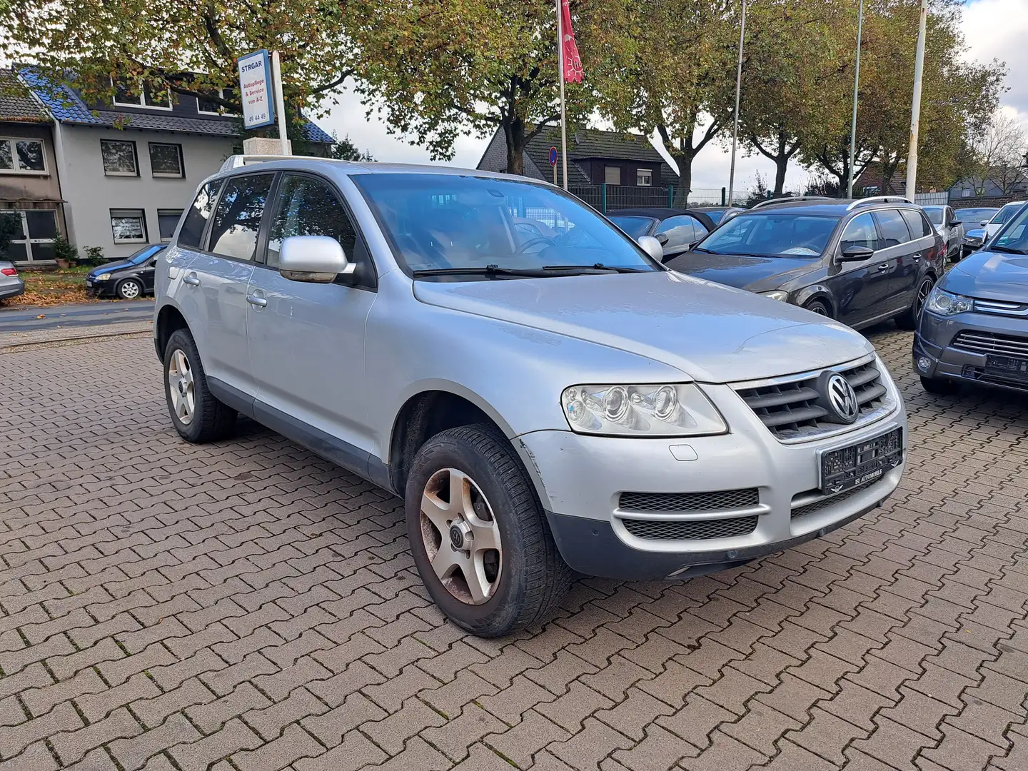Volkswagen Touareg 3.2 V6 Automatik Individual Silber - 1
