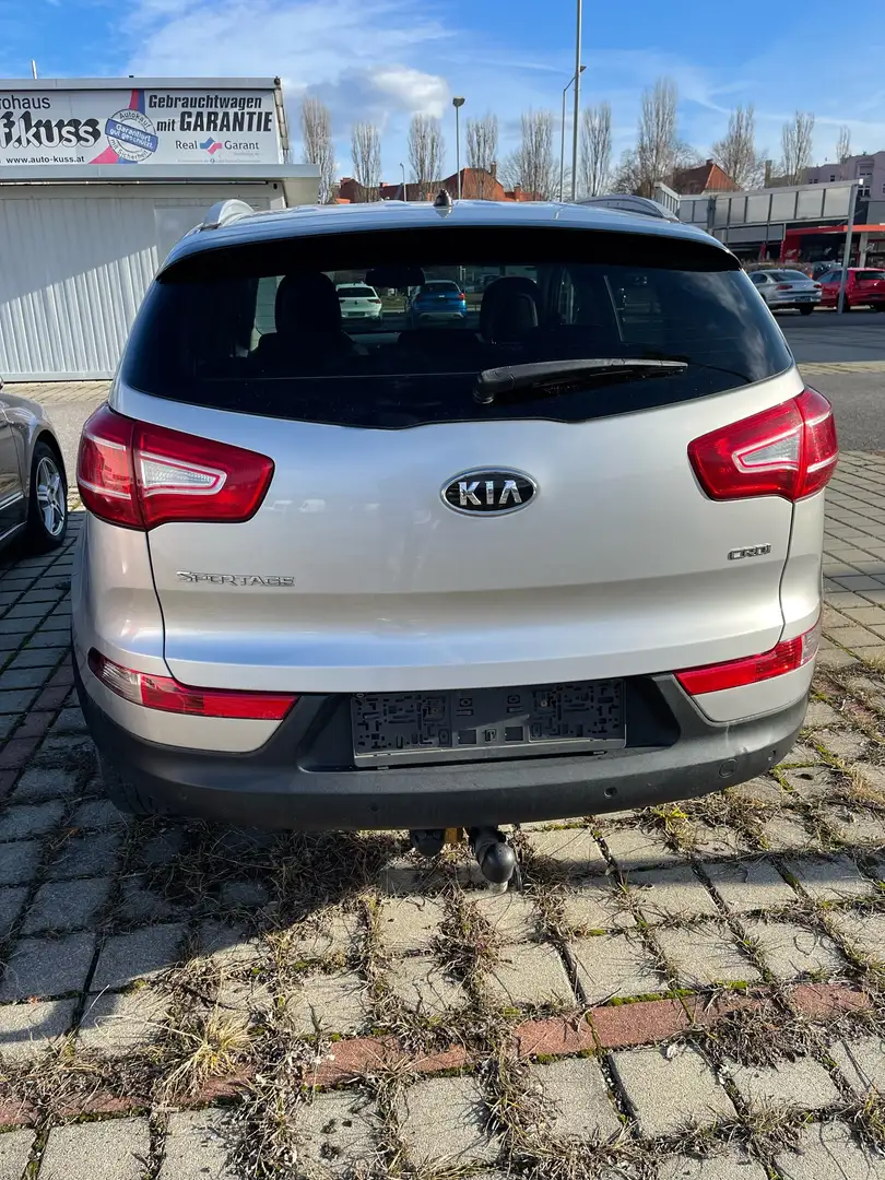 Kia Sportage Active 2,0 CRDi 4WD DPF Grau - 2