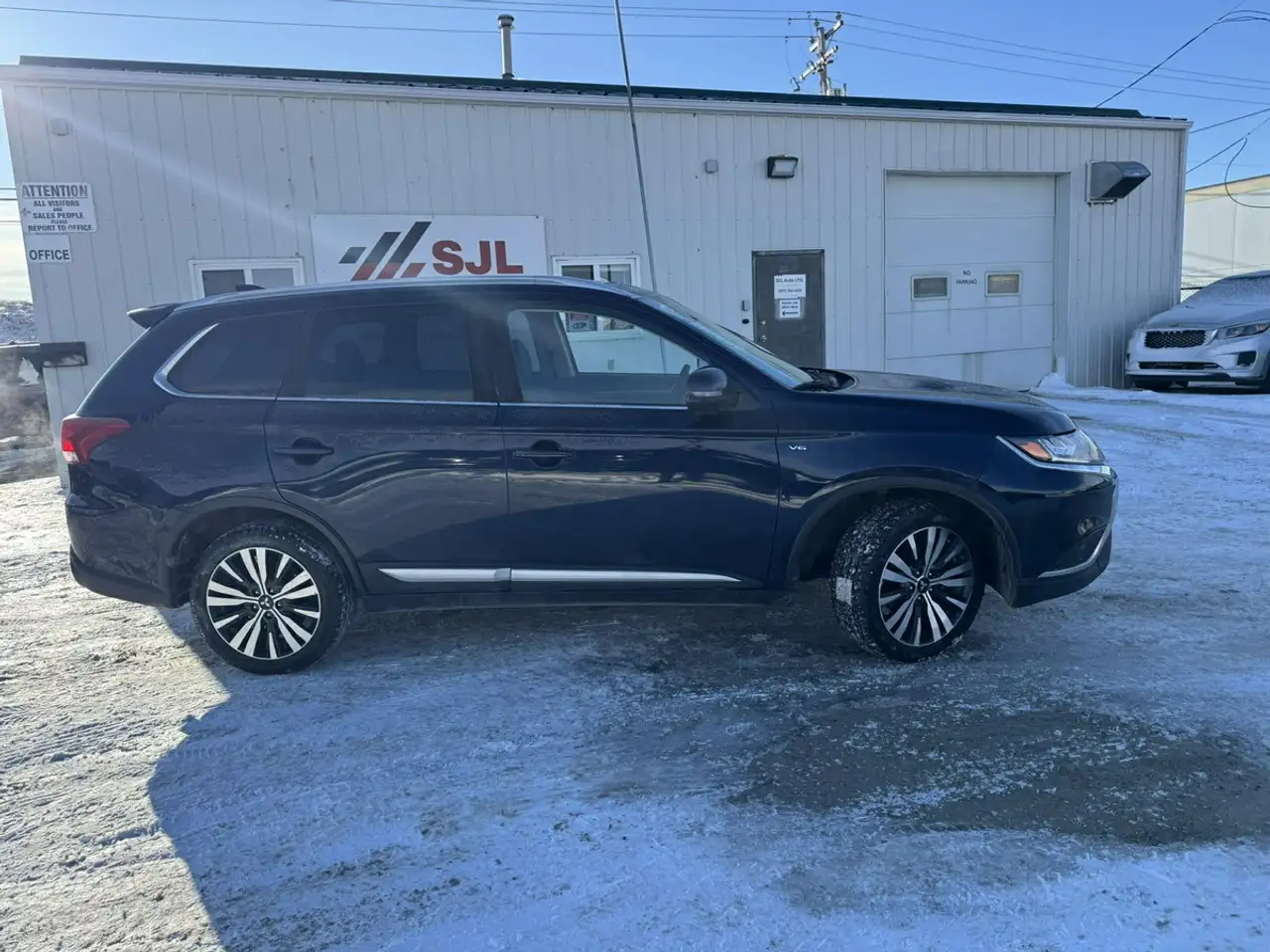 Mitsubishi Outlander снимка Mitsubishi Outlander
