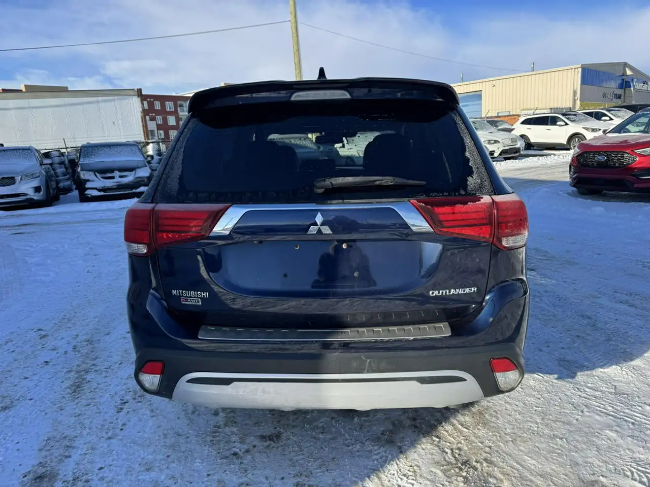 Mitsubishi Outlander снимка Mitsubishi Outlander