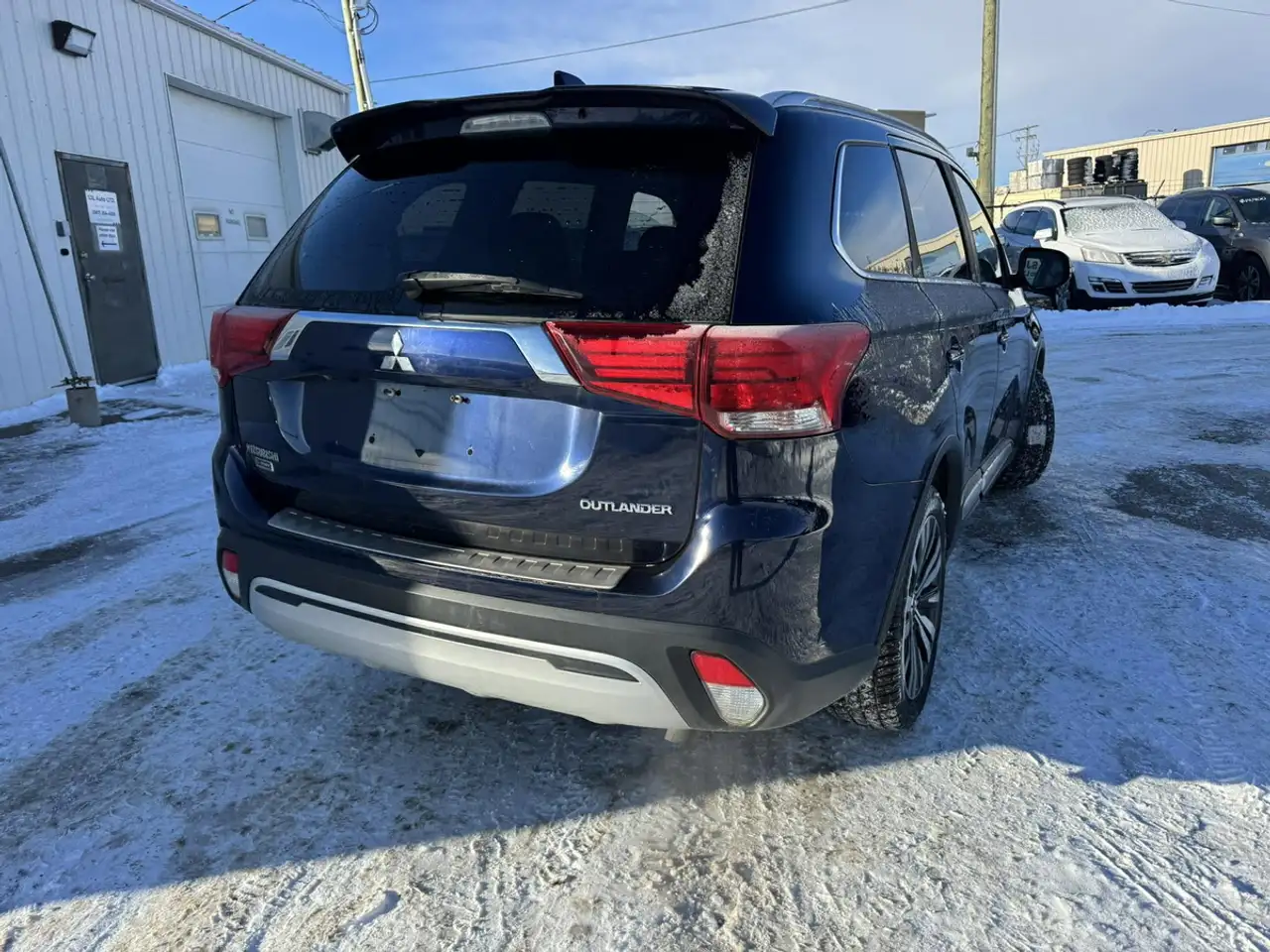Mitsubishi Outlander снимка Mitsubishi Outlander