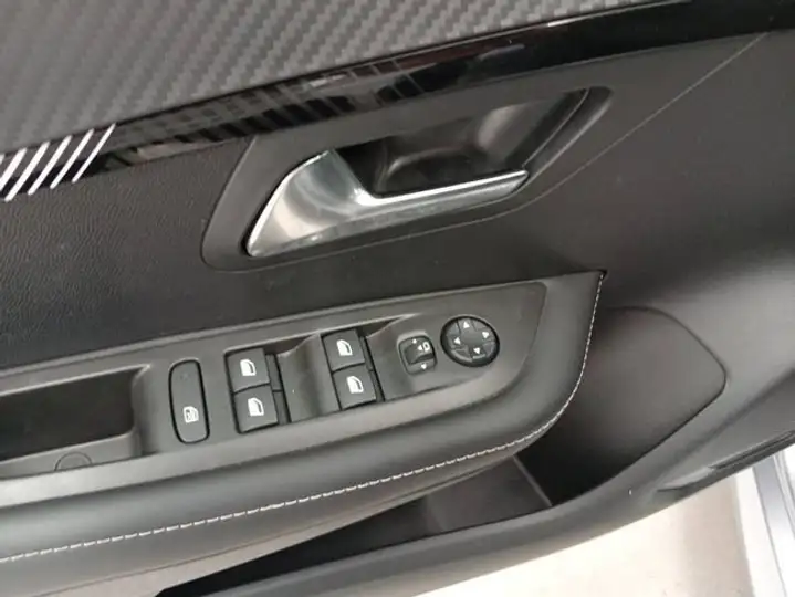 Peugeot 208 2024, foto 12