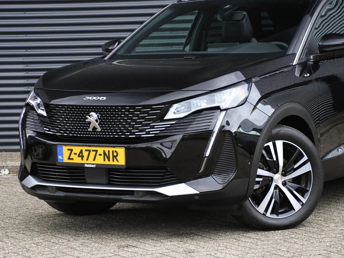 Peugeot 3008 GT 1.2 PureTech 130pk Automaat SCHUIF-DAK | FOCAL Noir - 2
