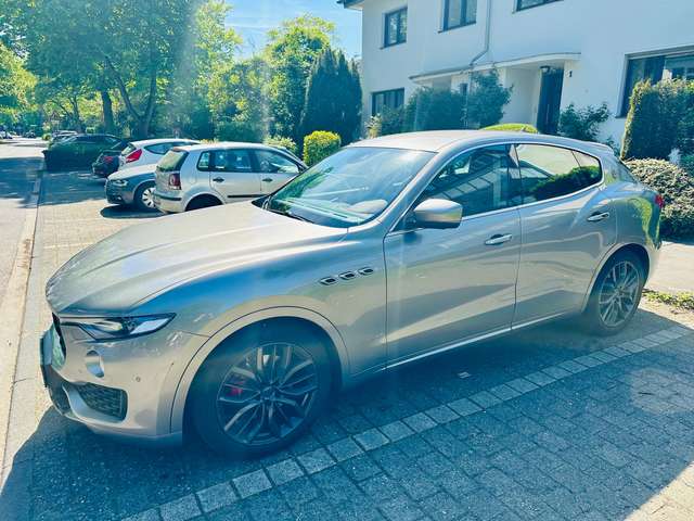 Imagine Maserati Levante Levante Q4 GranSport