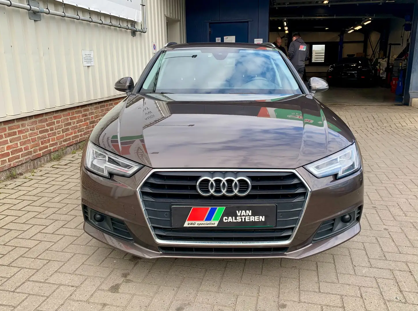 Audi A4 Avant 2.0 TFSI CNG Bruin - 2