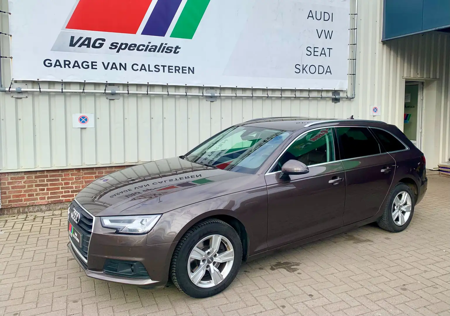 Audi A4 Avant 2.0 TFSI CNG Bruin - 1
