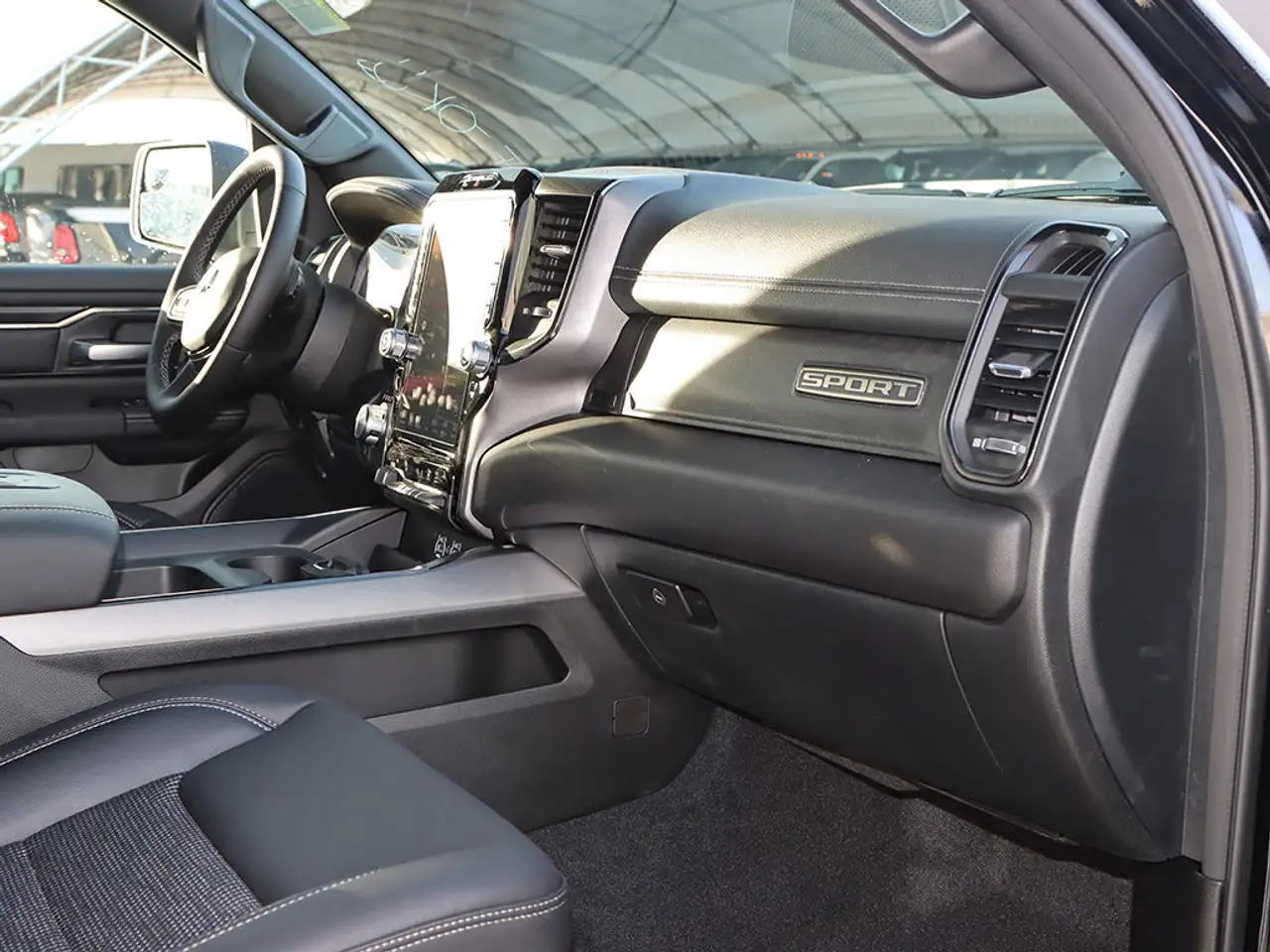 RAM 1500 снимка RAM 1500