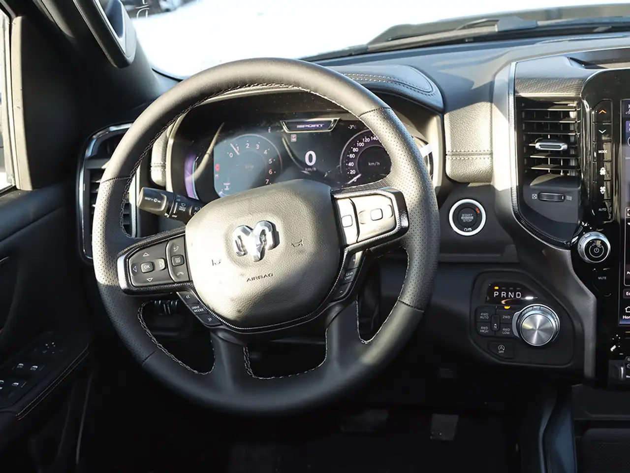 RAM 1500 снимка RAM 1500