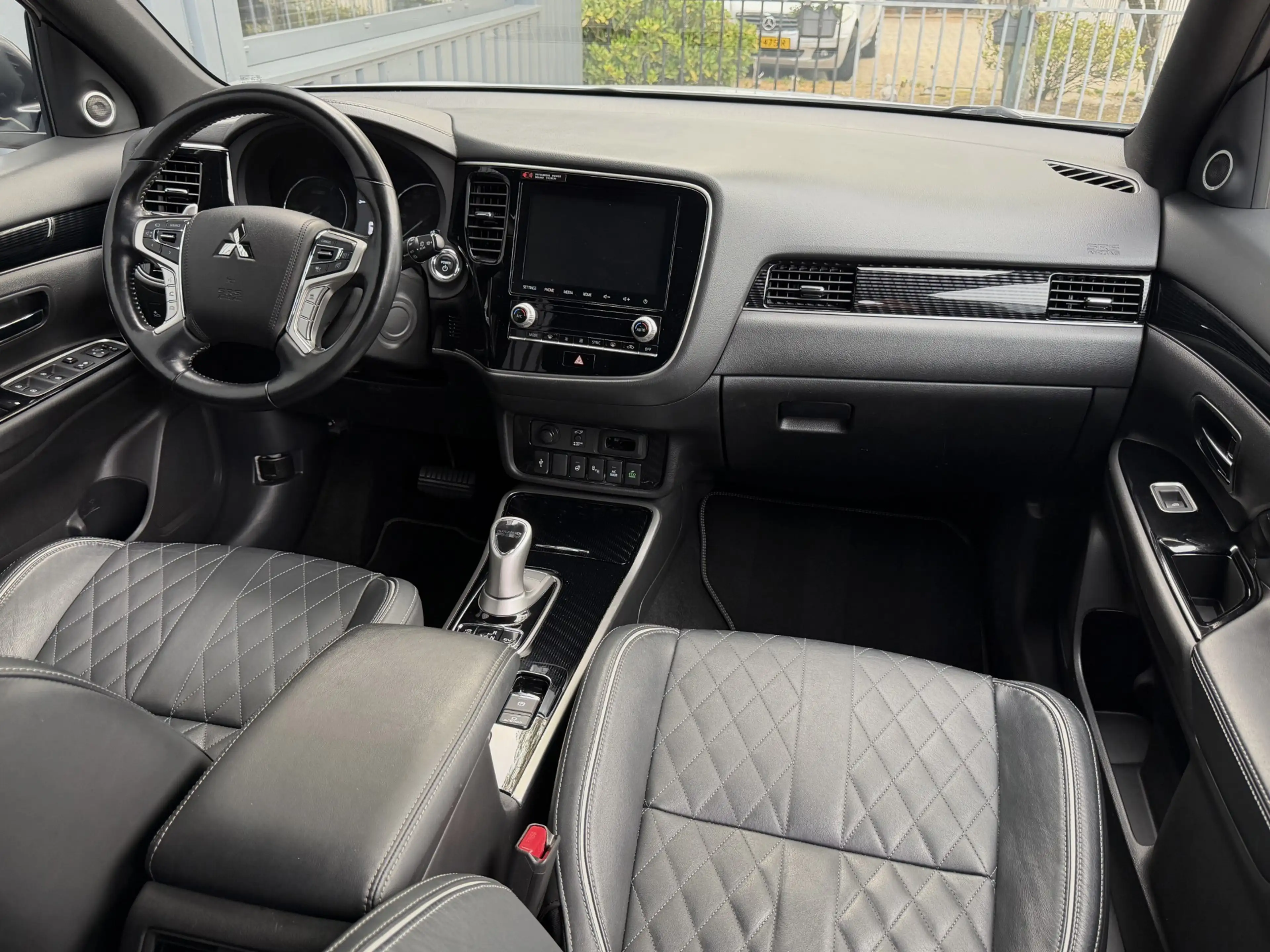 Mitsubishi Outlander 2.4 PHEV Intense+ 112.643 KM!/APPLE CARPLAY!/APK!/ — photo 14