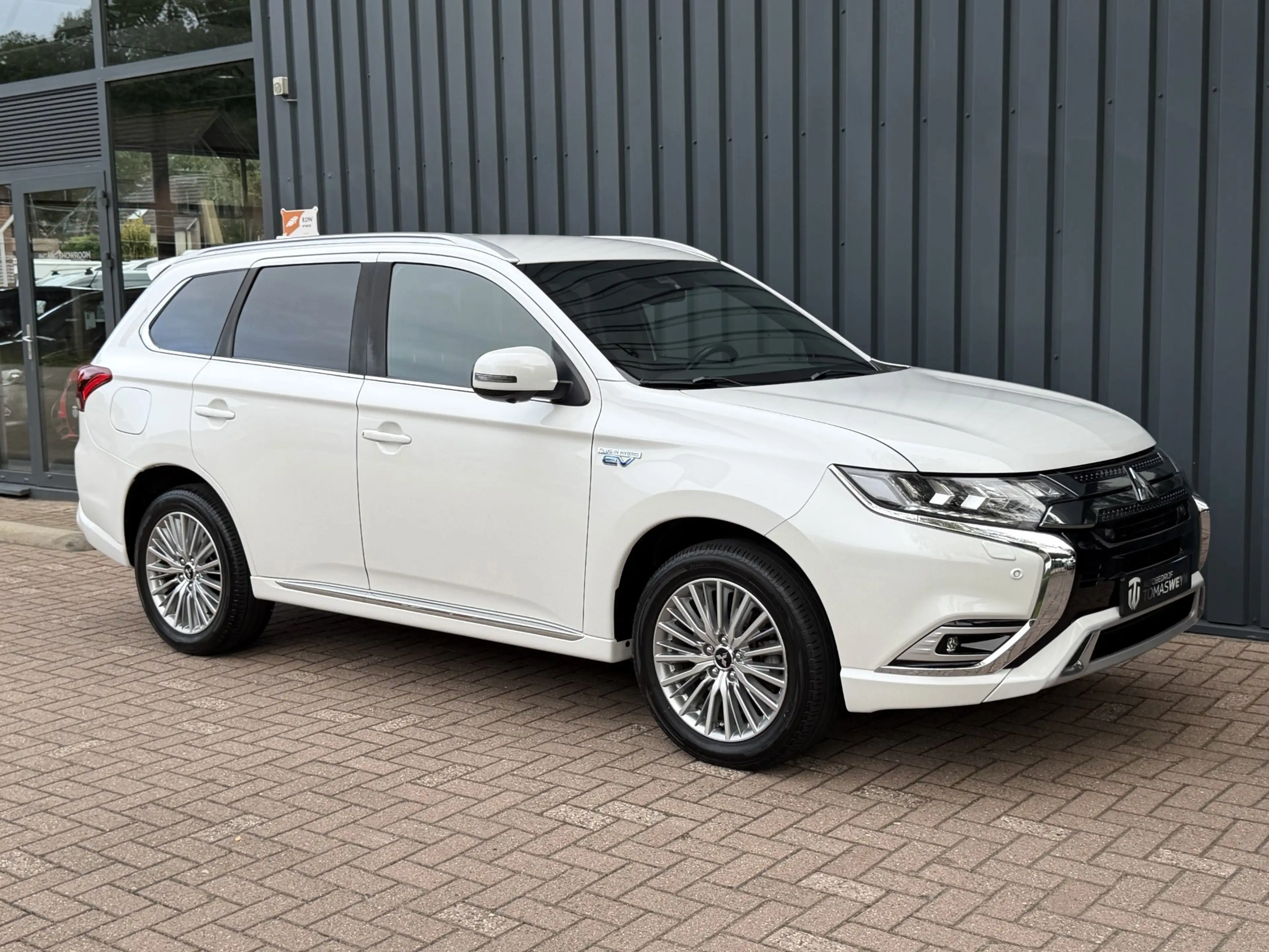 Mitsubishi Outlander 2.4 PHEV Intense+ 112.643 KM!/APPLE CARPLAY!/APK!/ — photo 2