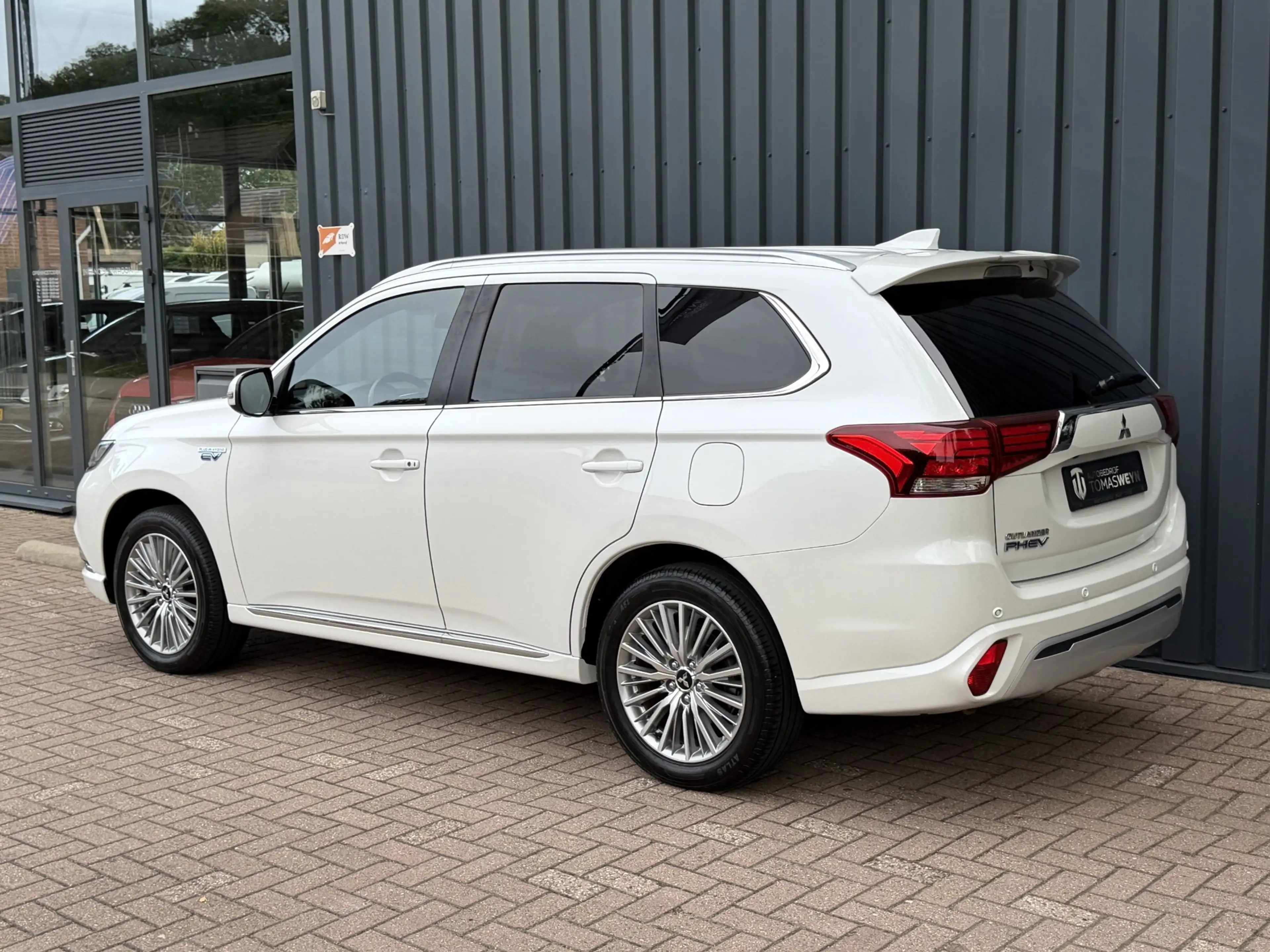 Mitsubishi Outlander 2.4 PHEV Intense+ 112.643 KM!/APPLE CARPLAY!/APK!/ — photo 3