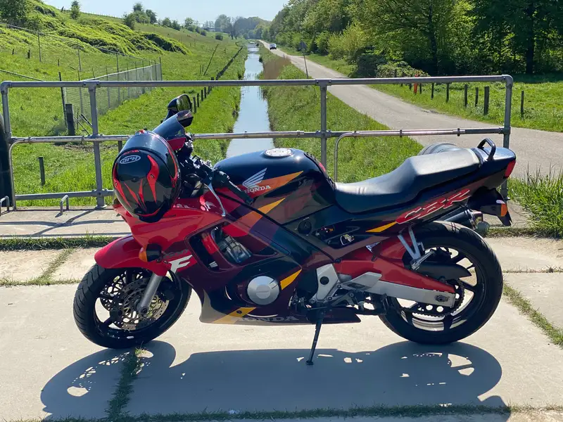 Honda CBR 600 - foto 8