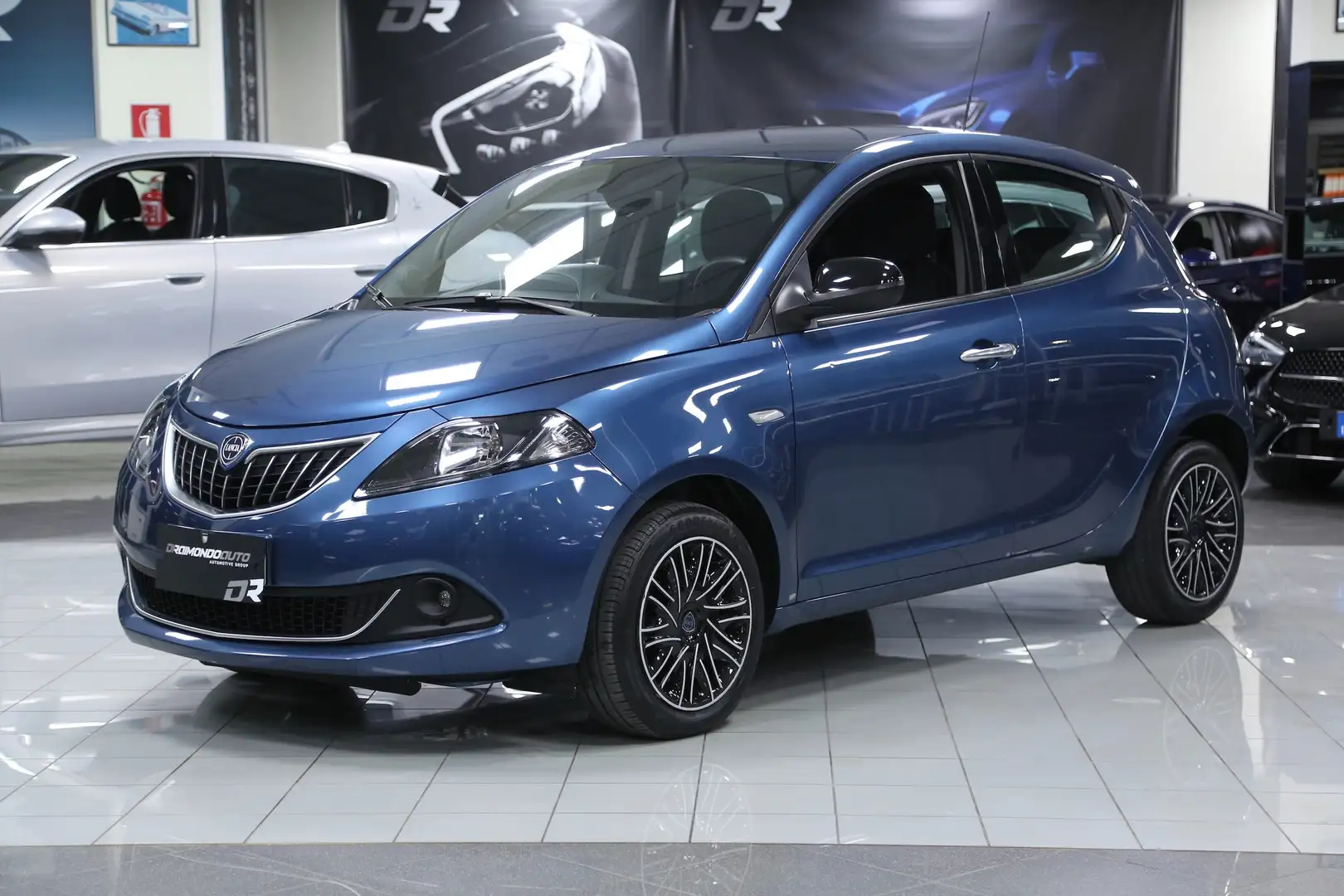 Lancia Ypsilon 1.0 FireFly 5 porte S&S Hybrid Gold Blu/Azzurro - 1