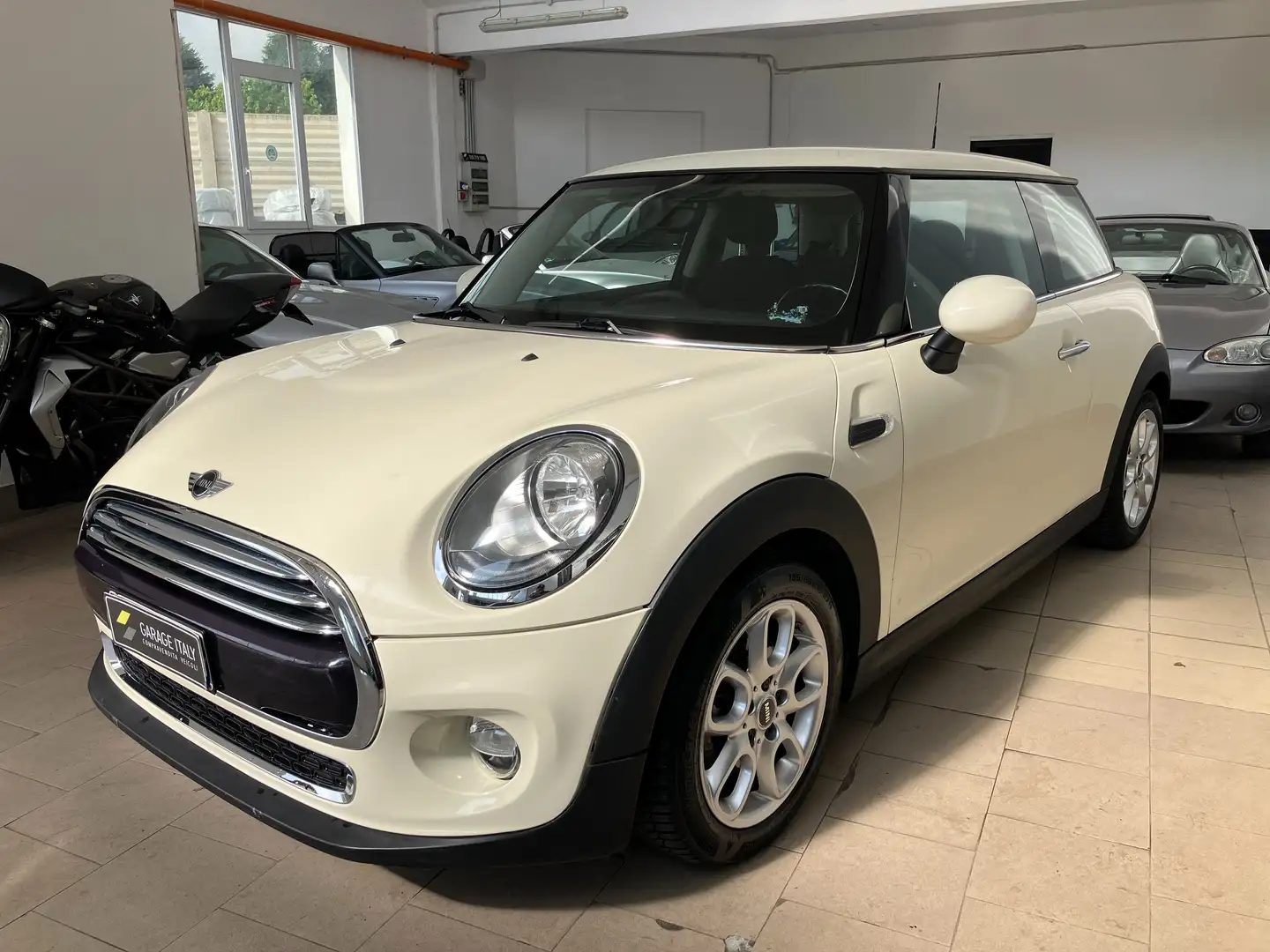 MINI Cooper Mini IV F55-F56 2014 1.5 Boost 3p auto Beige - 2