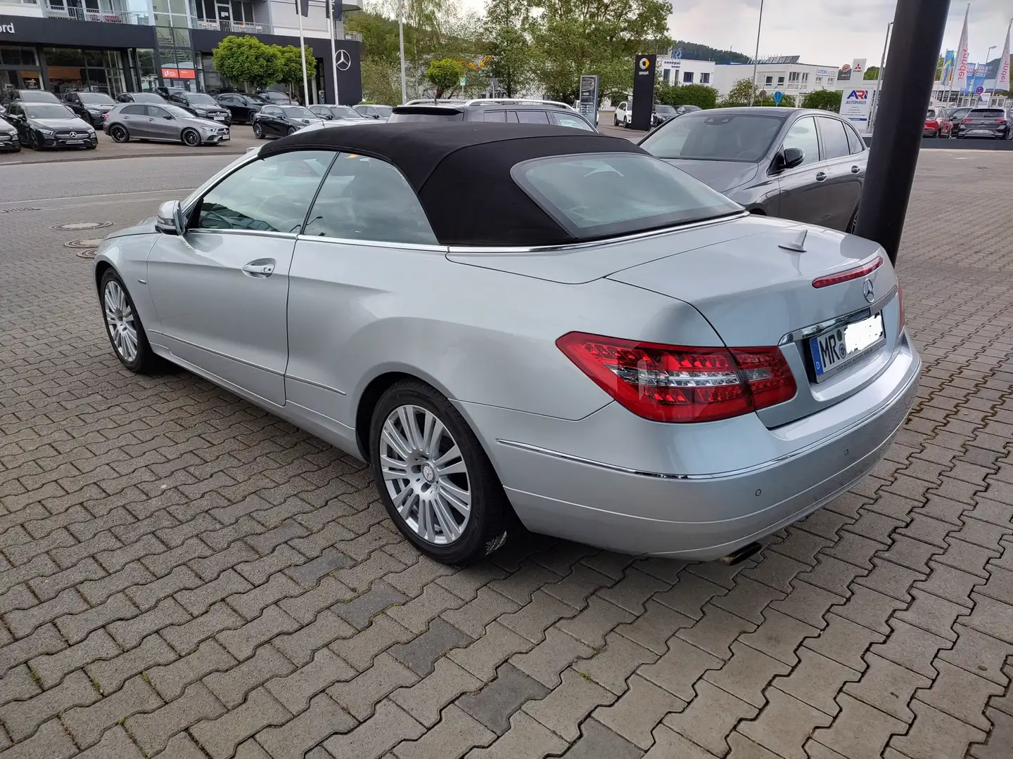 Mercedes-Benz E 250 E 250 CGI Cabrio BlueEFFICIENCY Automatik Avantgar Silber - 2