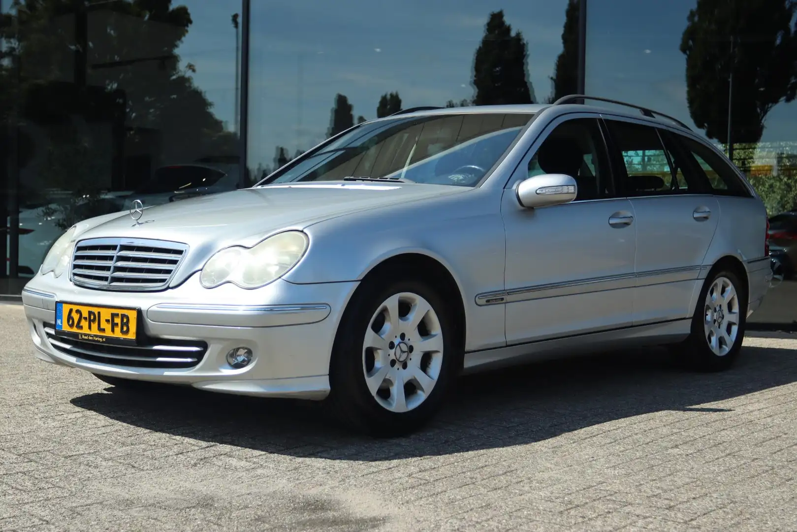 Mercedes-Benz C 180 COMBI K. ELEGANCE | TREKHAAK | ELEK RAMEN | CRUISE Grau - 1