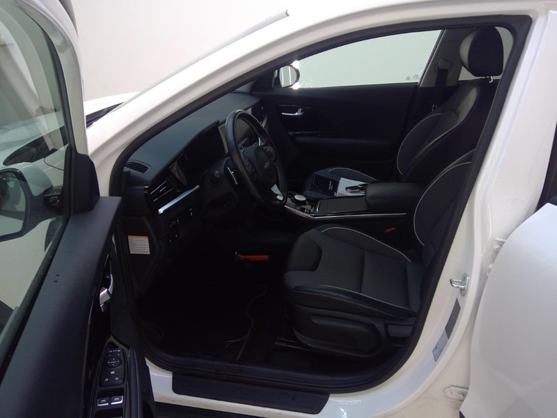 Kia e-Niro DynamicPlusLine 64 kWh | 14500 KM | SOH 100% | Nav — photo 7