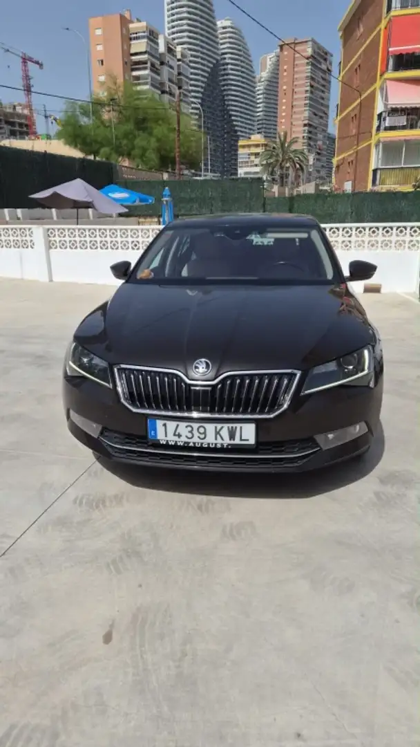 Skoda Superb 2.0TDI AdBlue Ambition DSG7 140kW Negro - 1