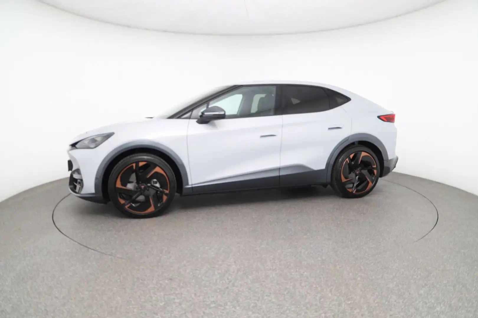 CUPRA Tavascan VZ Adrenaline 4Drive250kW/340PS Silber - 2