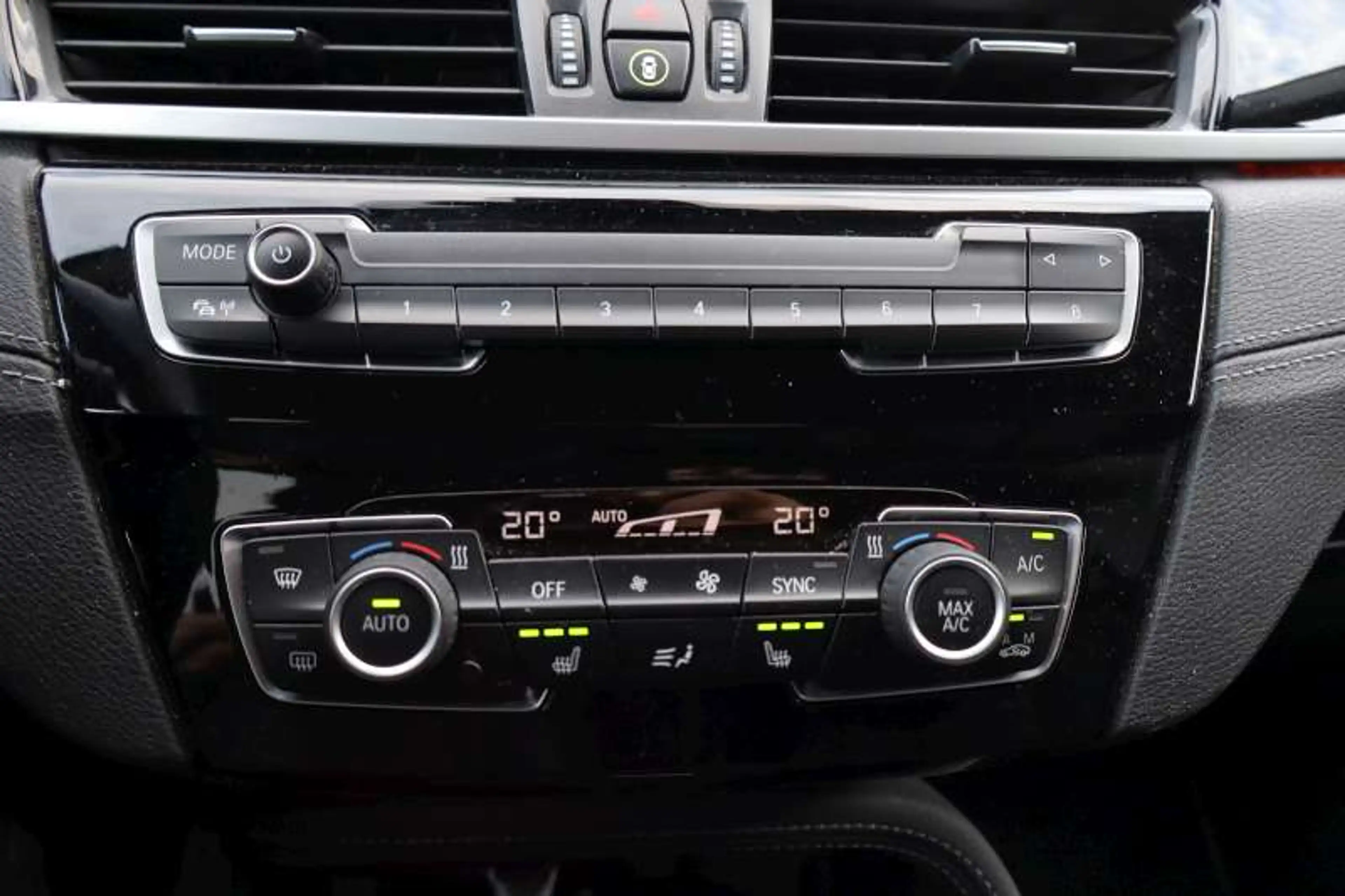 BMW X1 sDrive 18iA X-Line Leder/NaviPlus/LED/HeadUp/KeyLess/Camera/MemorySeats/DAB — photo 10