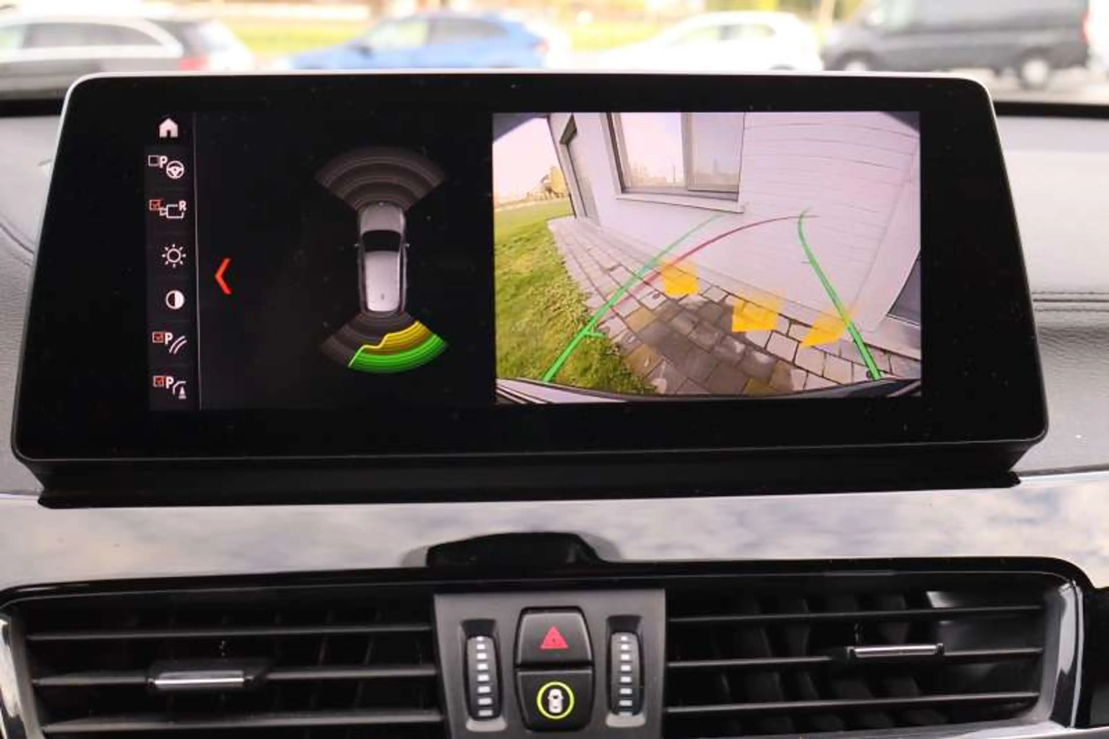 BMW X1 sDrive 18iA X-Line Leder/NaviPlus/LED/HeadUp/KeyLess/Camera/MemorySeats/DAB — photo 6