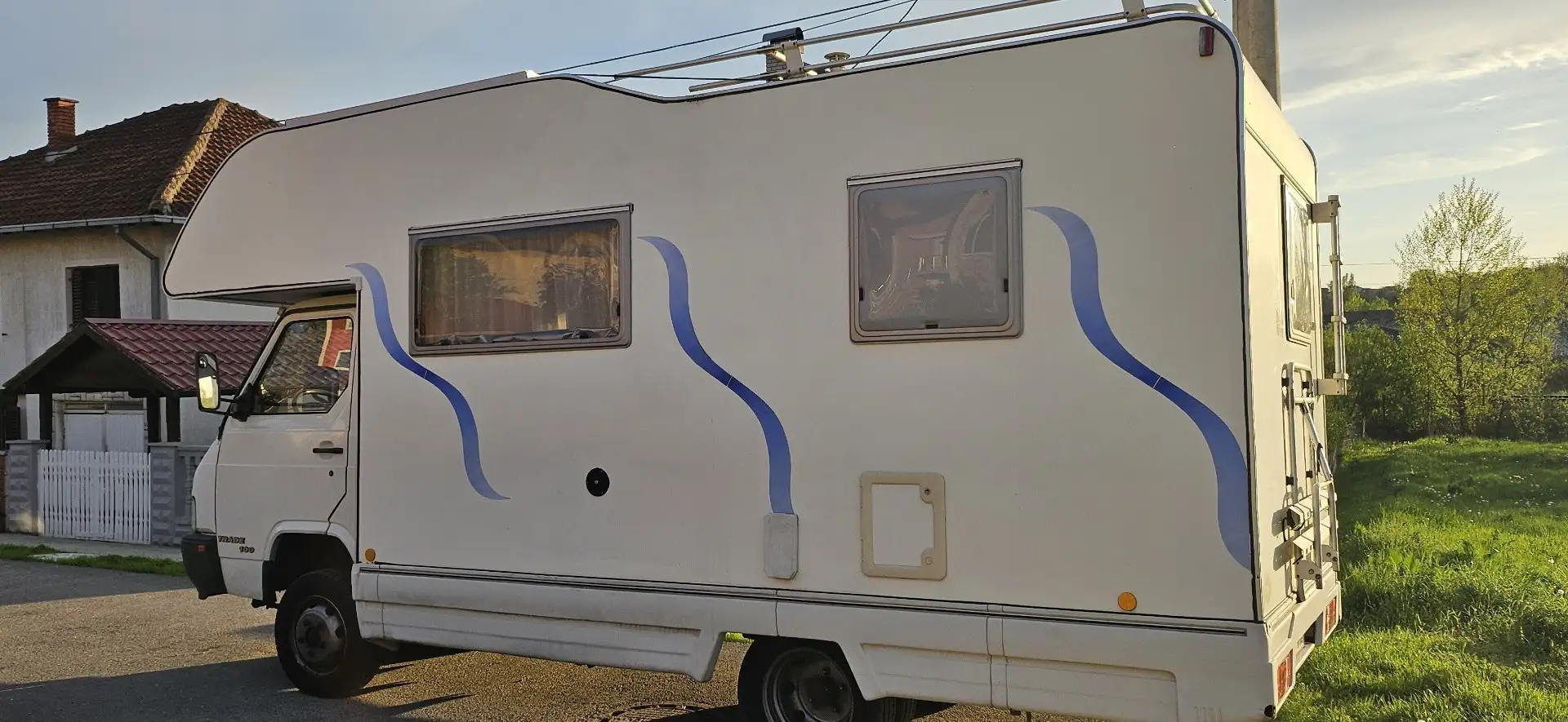 Nissan Trade 3,0 Turbodiesel - 2