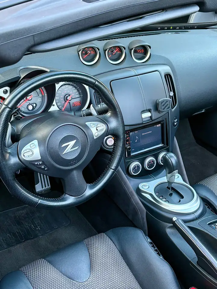 Nissan 370Z photo Nissan 370Z