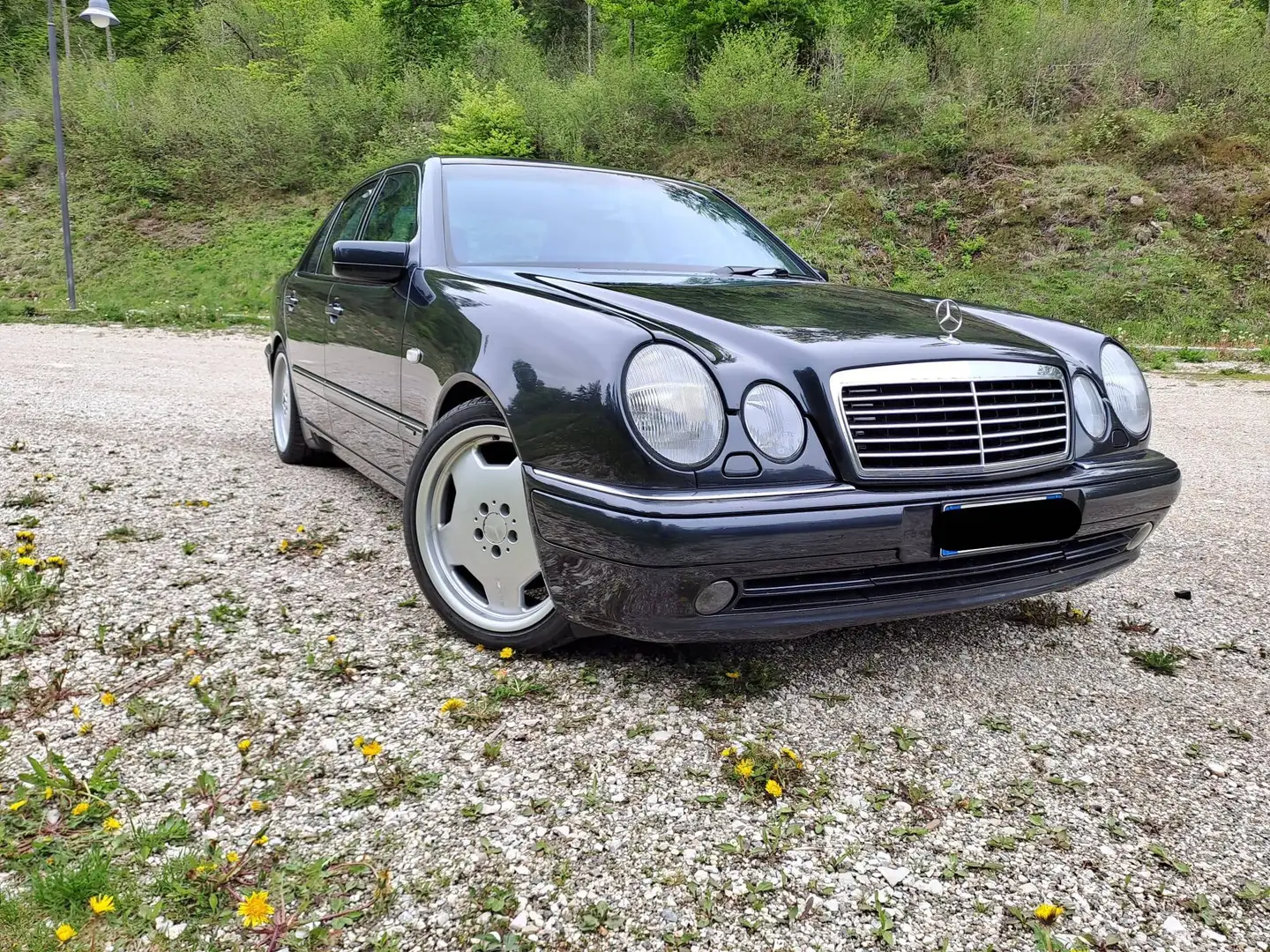Mercedes-Benz E 50 AMG E 50 AMG Blau - 1