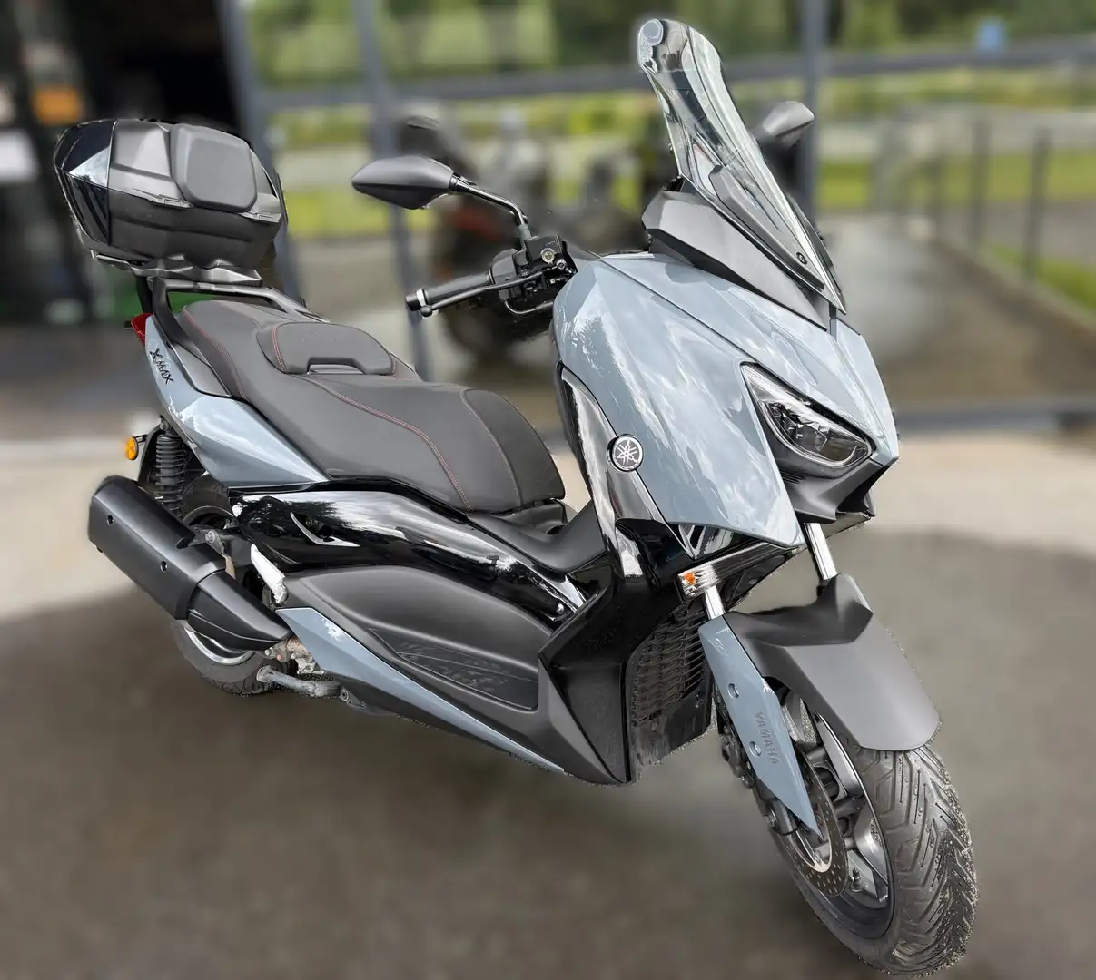 Yamaha X-Max 300 Šedá - 2