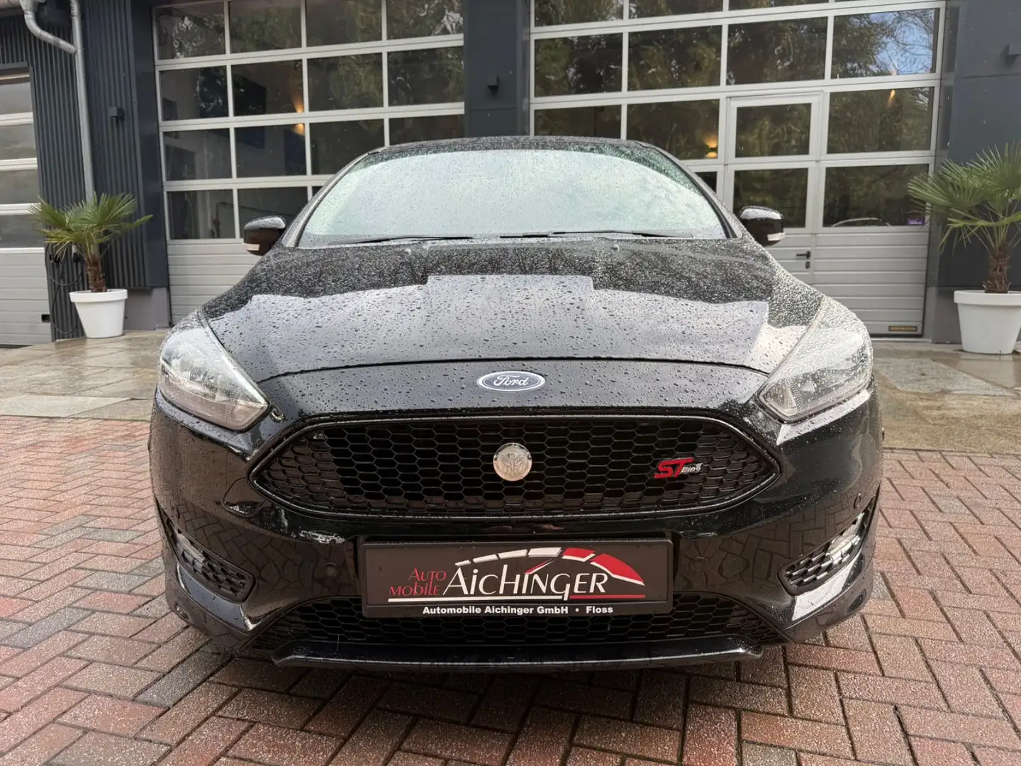 Ford Focus Lim. ST-Line 2.Hand Euro 6 Navigation. Schwarz - 2