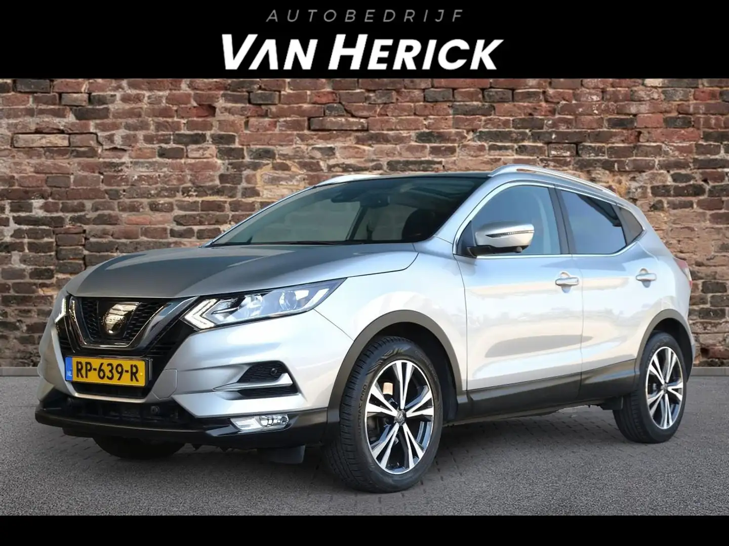 Nissan Qashqai 1.2 N-Connecta Automaat | Trekhaak | Panoramadak | Grijs - 1