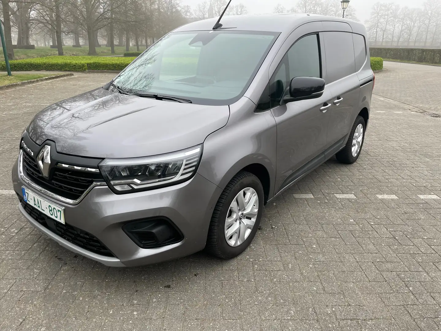 Renault Kangoo 1.3 TCe Advance EDC Gris - 1