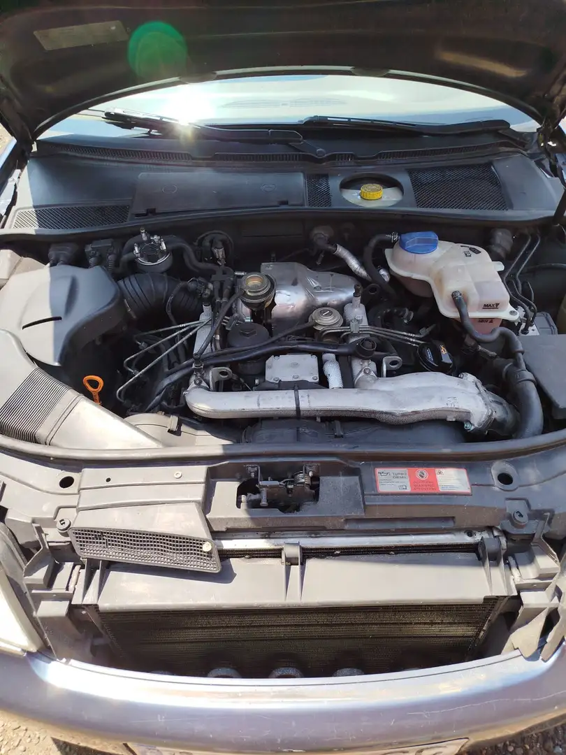 Audi A6 Avant 2.5TDI quattro - 1