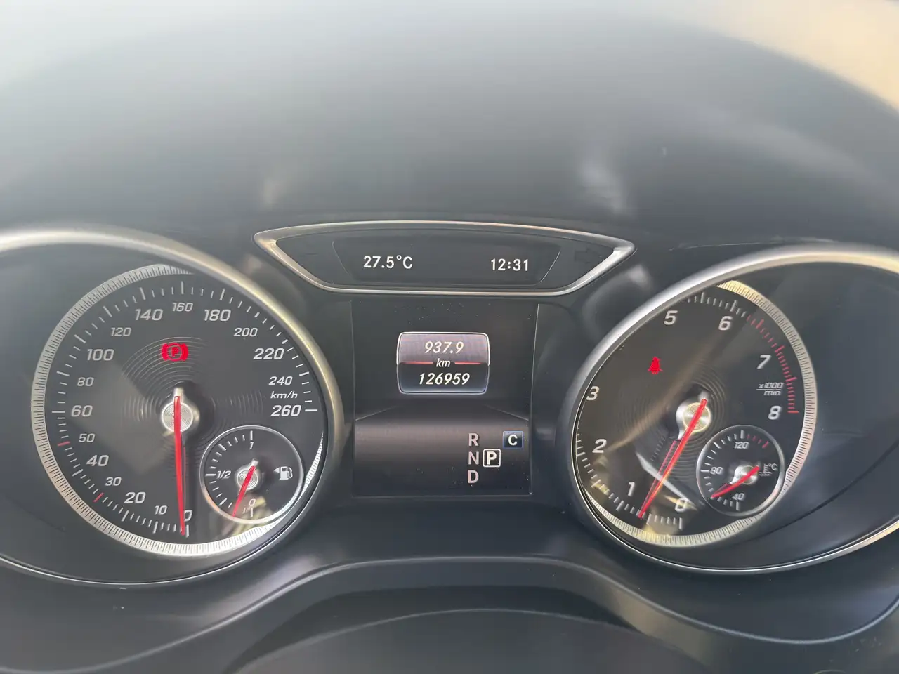 Mercedes-Benz GLA снимка Mercedes-Benz GLA