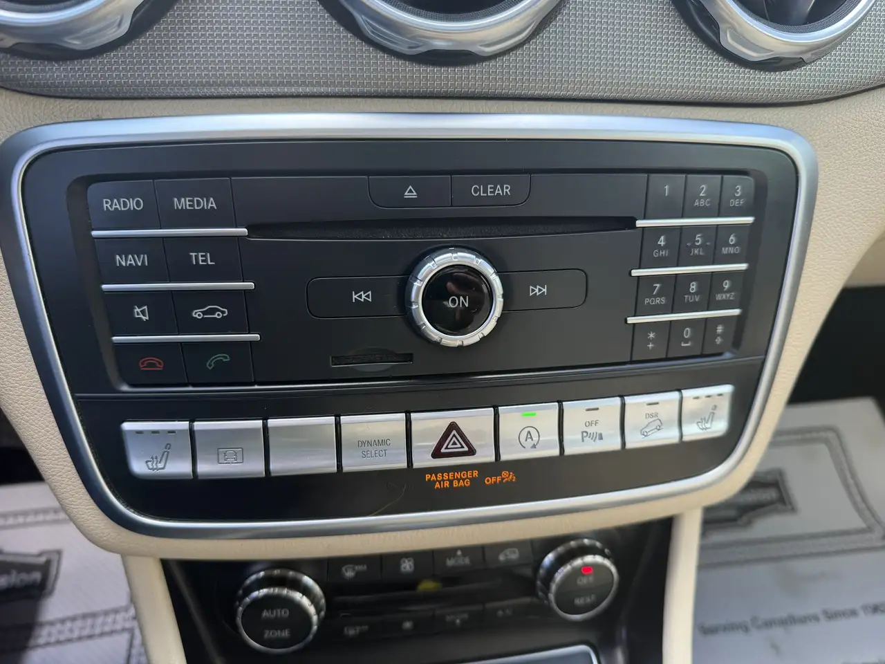 Mercedes-Benz GLA снимка Mercedes-Benz GLA