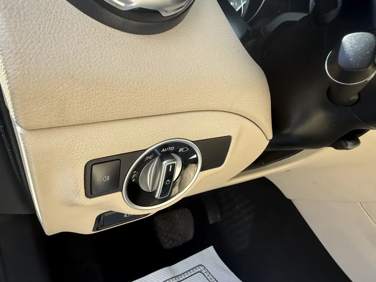 Mercedes-Benz GLA снимка Mercedes-Benz GLA