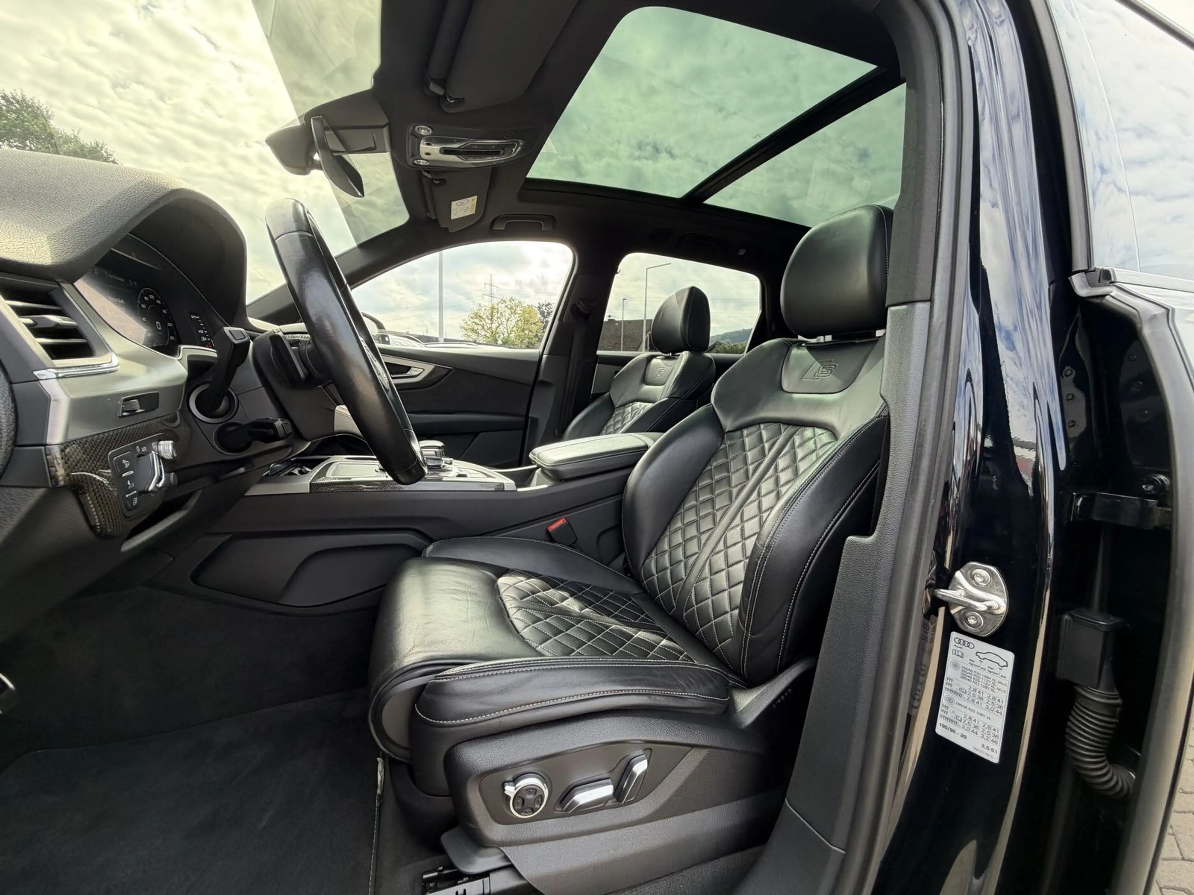 Audi SQ7 Sportsitze+|Pano|Nightvision|360°|Matrix|ACC — photo 4