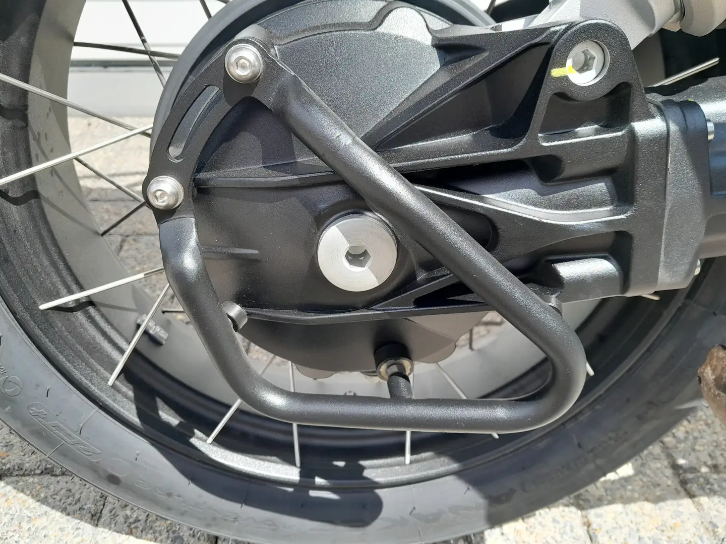 Moto Guzzi V 85 TT Geel - 2