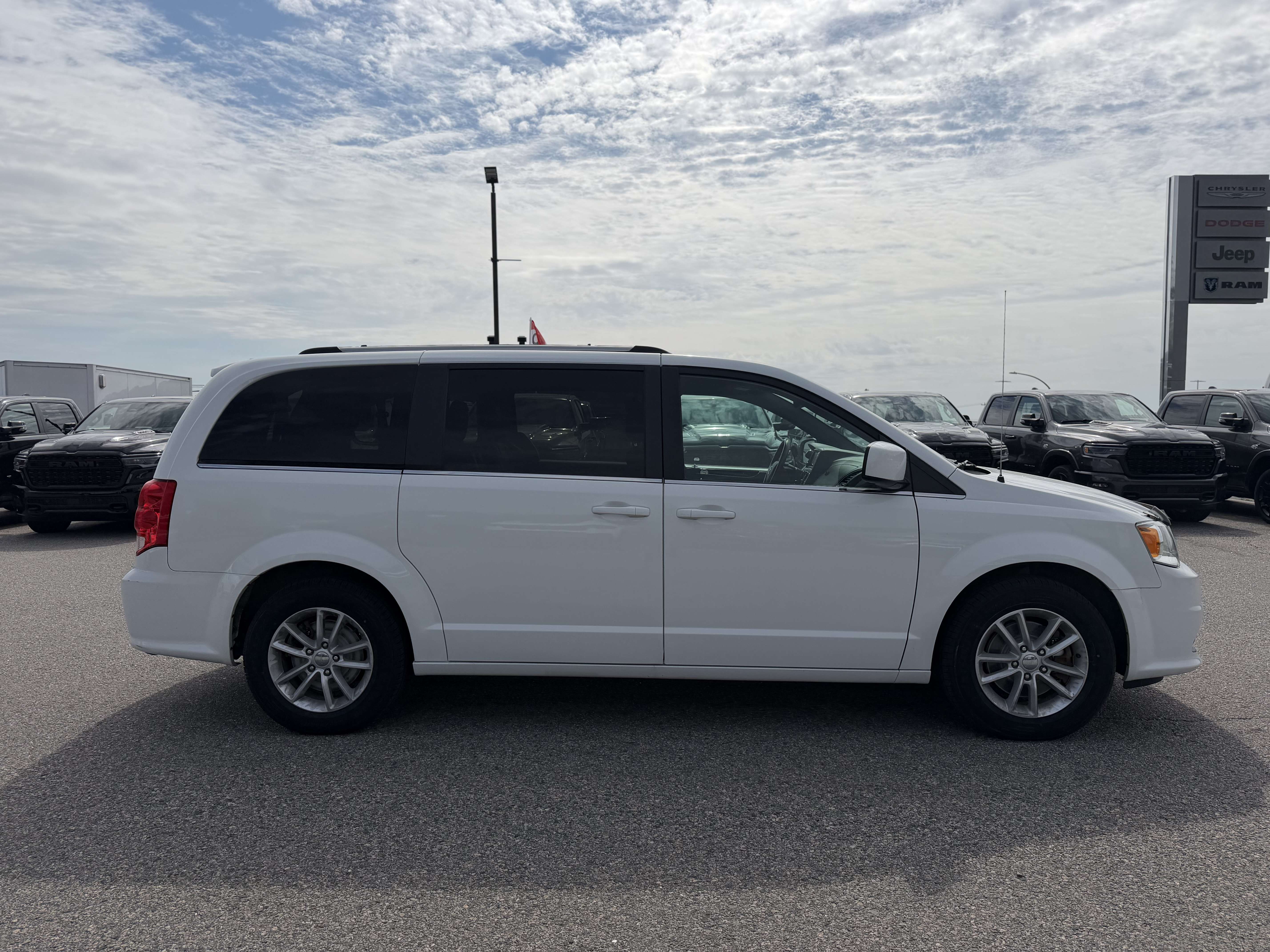 2019 Dodge Grand Caravan SXT Prenium — снимка 1