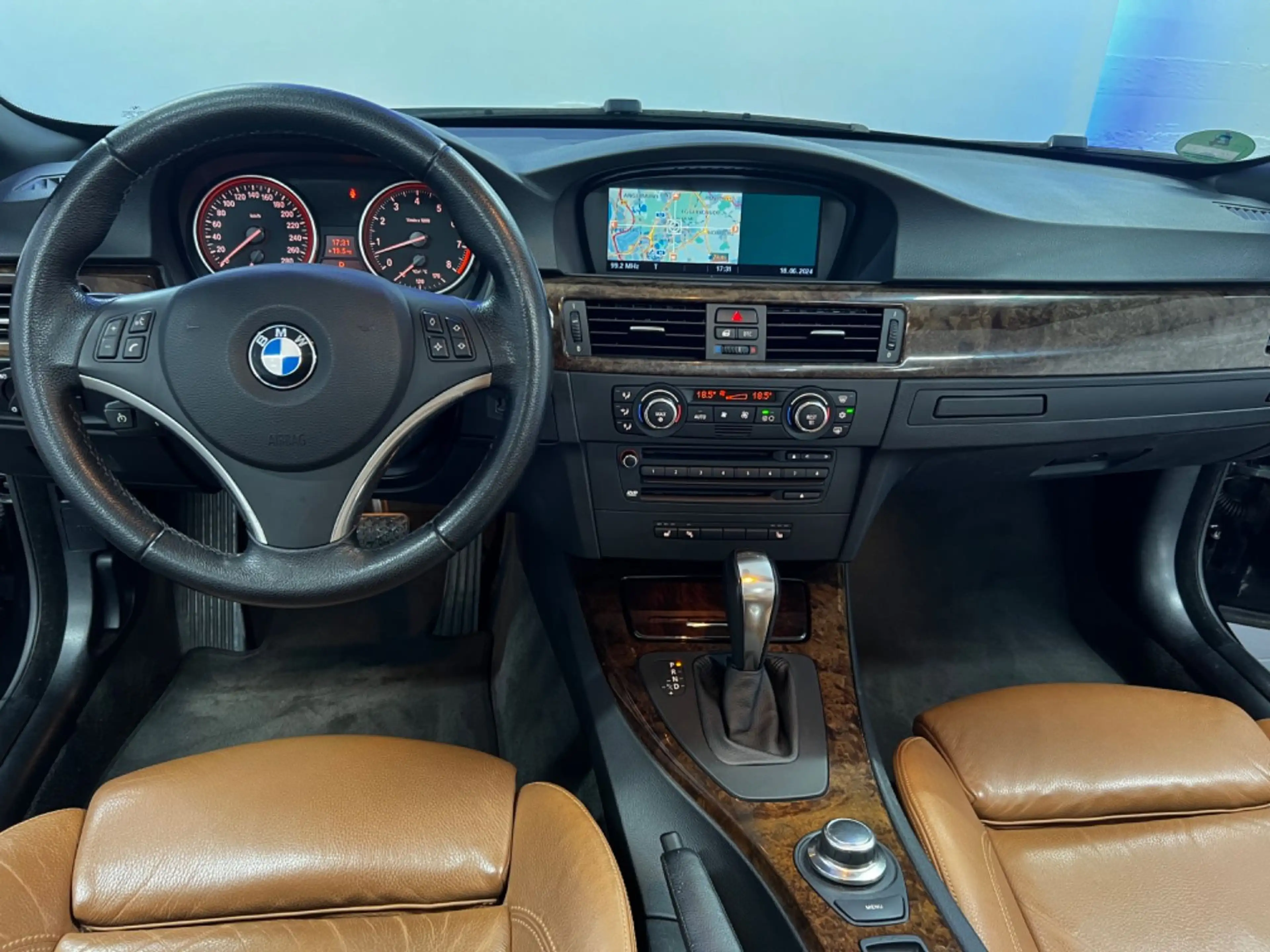 BMW 335 i Aut Cabrio 1H 57TKM MEMO KEY NAVI-PROF XENO — photo 14