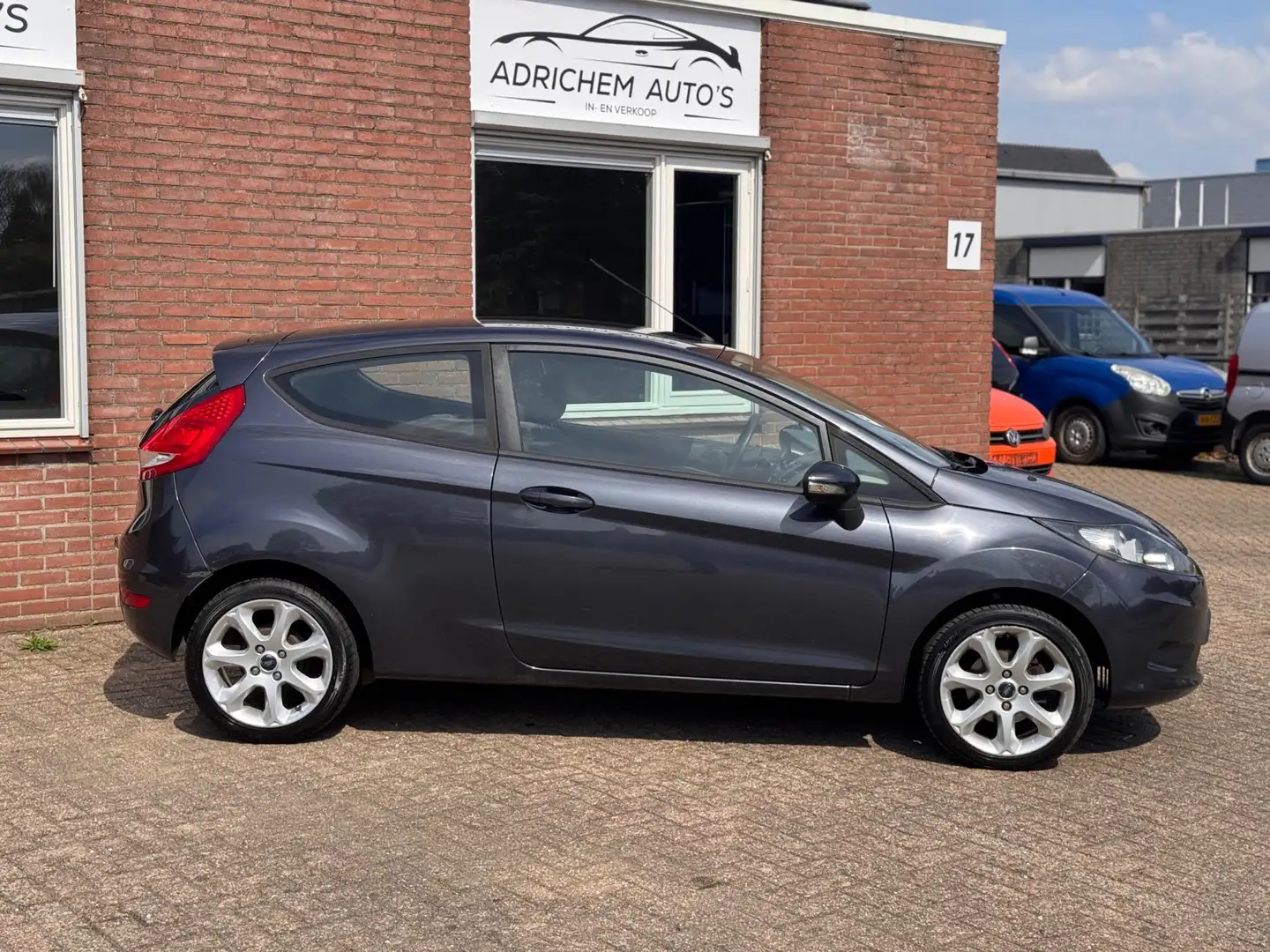 Ford Fiesta 1.25 Limited Gris - 2