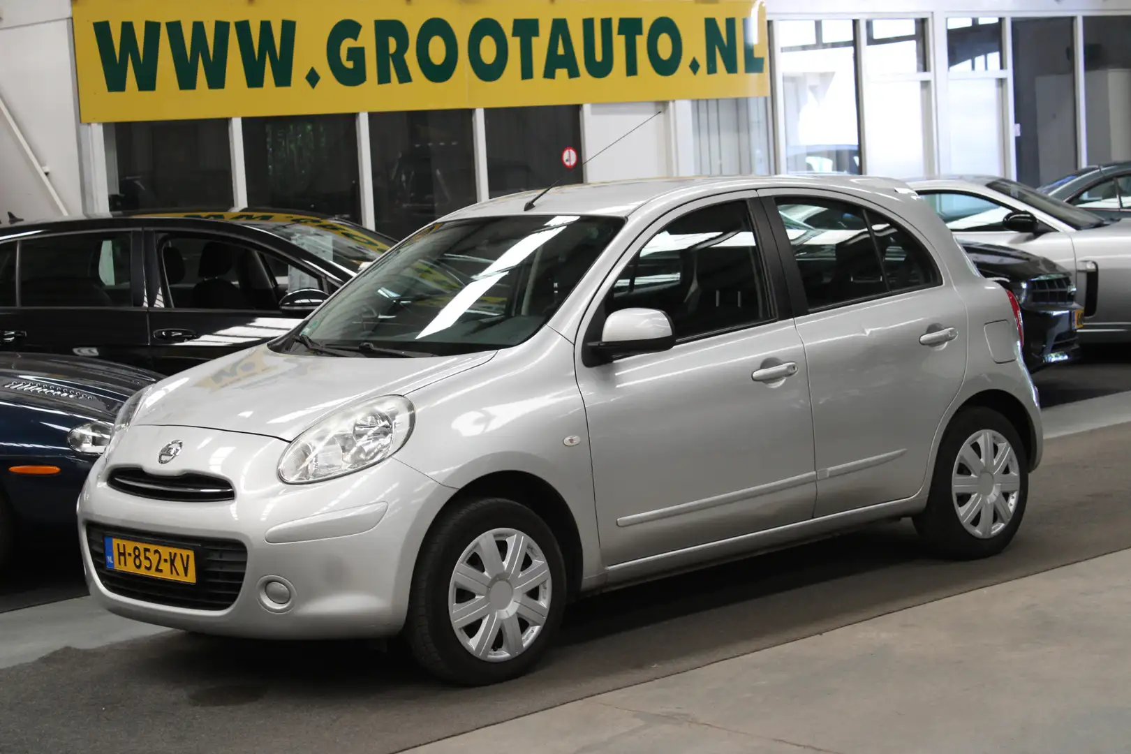 Nissan Micra 1.2 Connect Edition Airco, Cruise control, Navi, I Grijs - 1