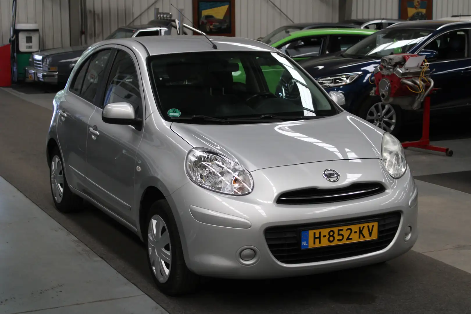 Nissan Micra 1.2 Connect Edition Airco, Cruise control, Navi, I Grijs - 2