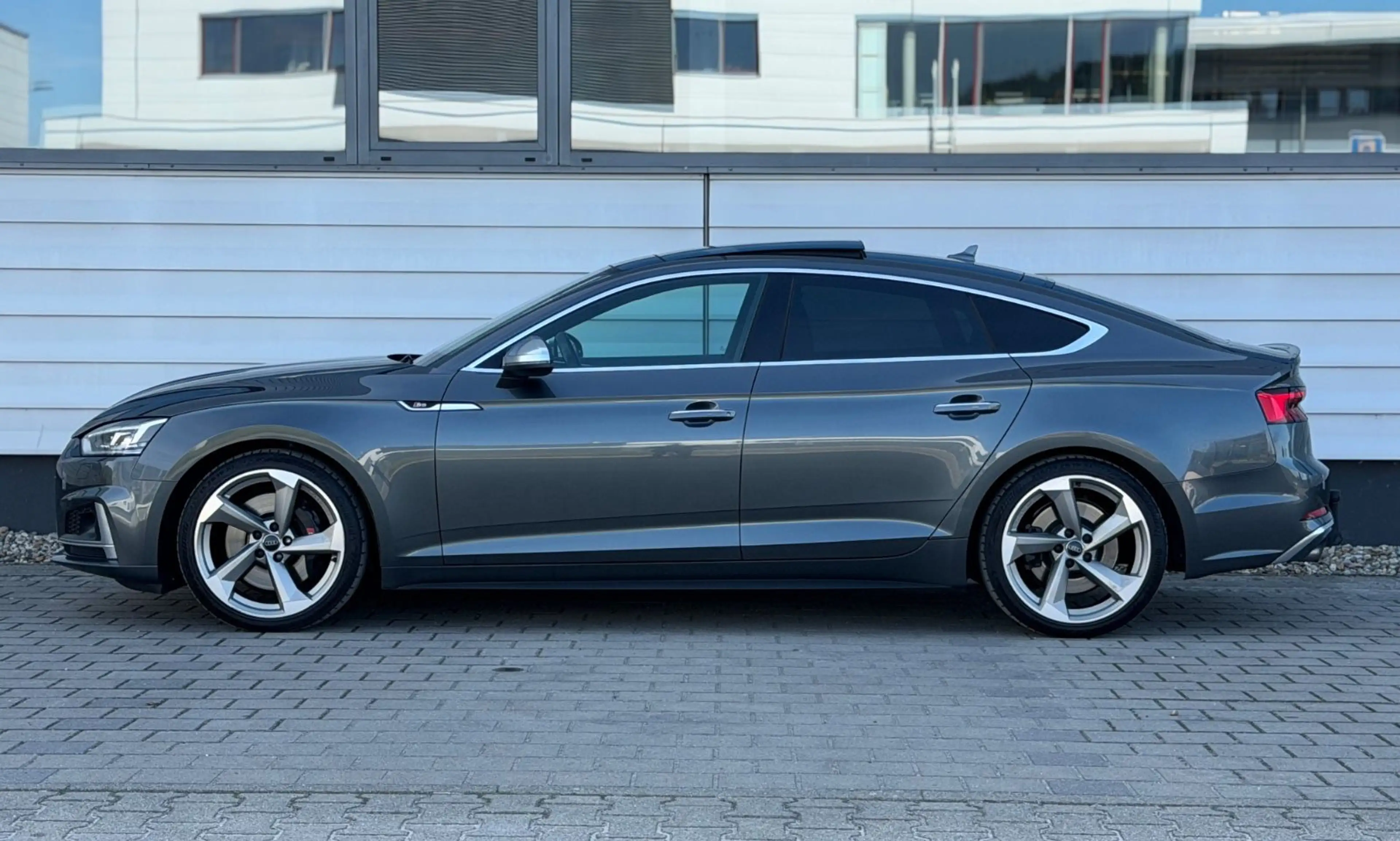 Audi S5 3.0 TFSI quattro ACC B&O Pano AHK Kamera — photo 4