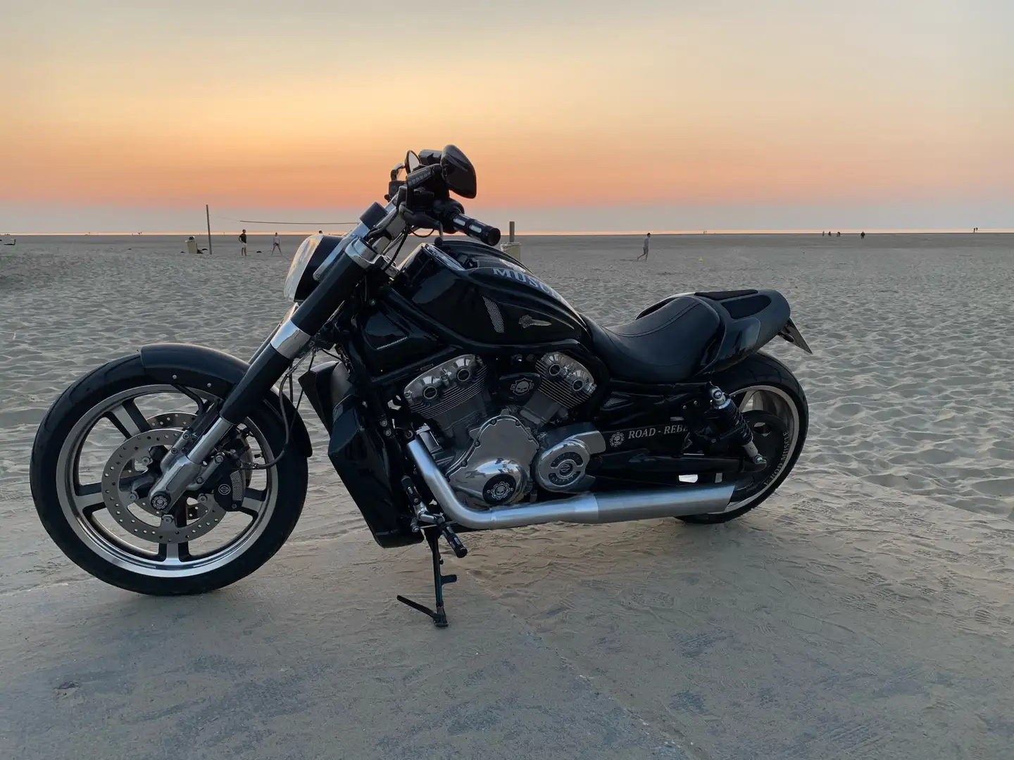 Harley-Davidson VRSC V-Rod Muscle Custom Umbau Schwarz - 1