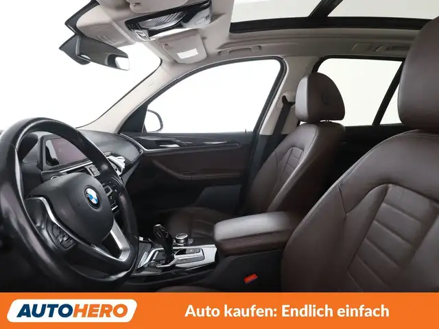 BMW X3 view 10